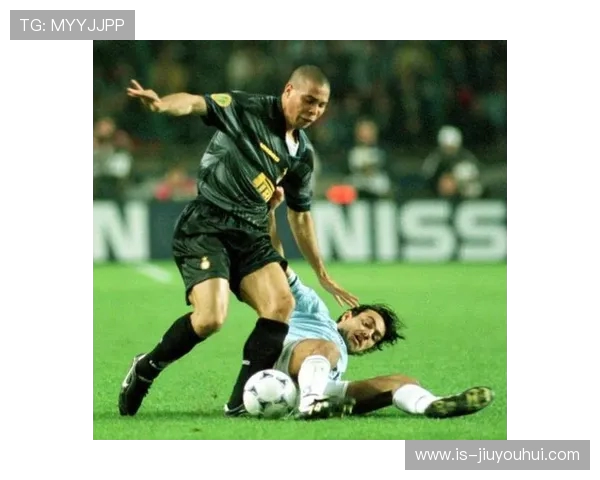 罗纳尔多球迷如何看待他在足球历史中的地位与传奇之路